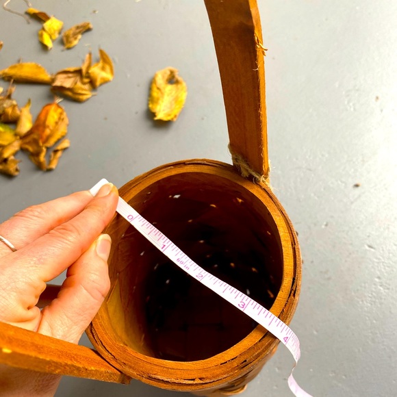 Primitive Handmade Basket With Handle And Chalk Tag - Picture 10 of 10